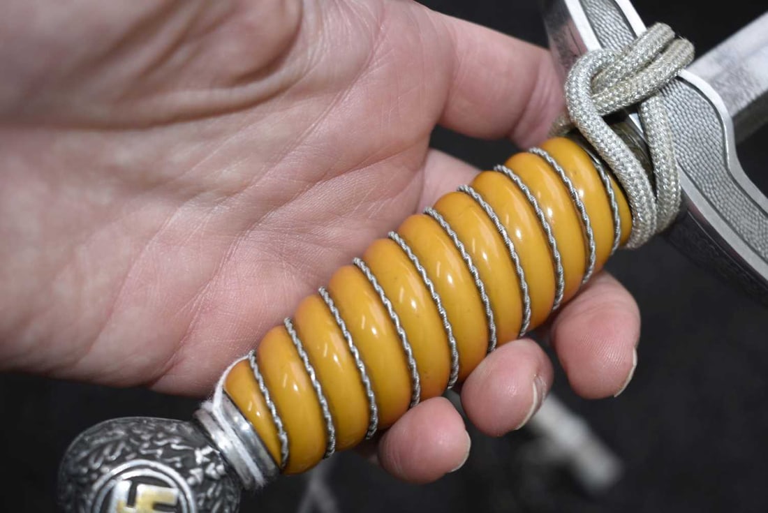 A THIRD REICH SECOND PATTERN LUFTWAFFE OFFICER'S DAGGER, - 14