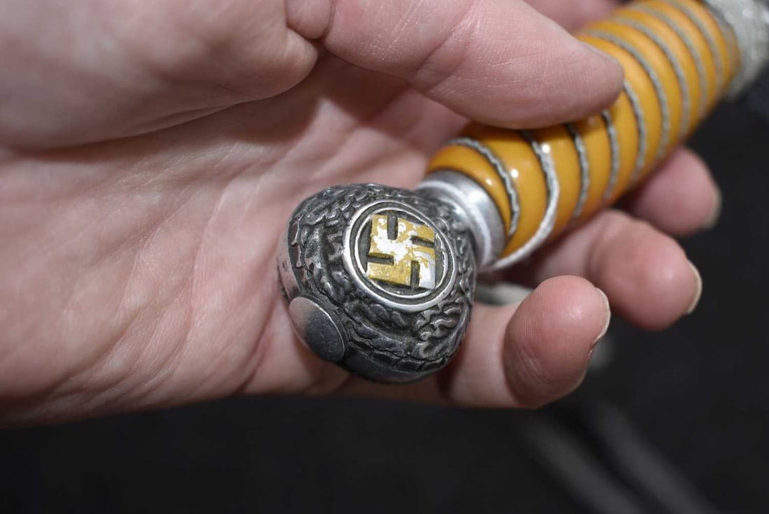 A THIRD REICH SECOND PATTERN LUFTWAFFE OFFICER'S DAGGER, - 4