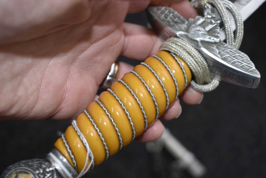 A THIRD REICH SECOND PATTERN LUFTWAFFE OFFICER'S DAGGER, - 5