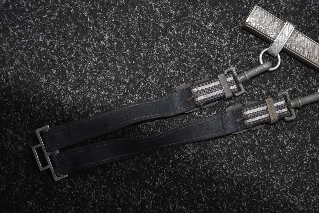 A THIRD REICH SECOND PATTERN LUFTWAFFE OFFICER'S DAGGER, - 6