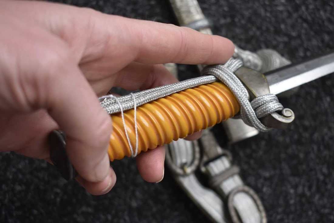 A THIRD REICH SECOND PATTERN LUFTWAFFE OFFICER'S DAGGER, - 8