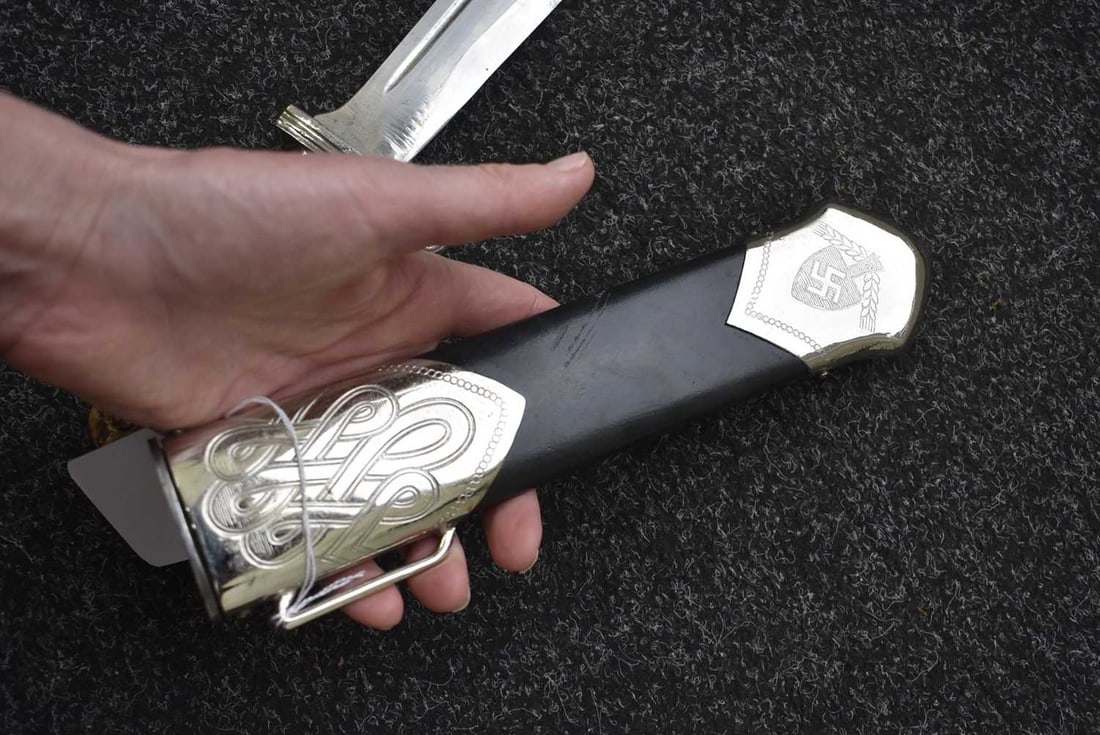 A THIRD REICH RAD HEWER, - 9