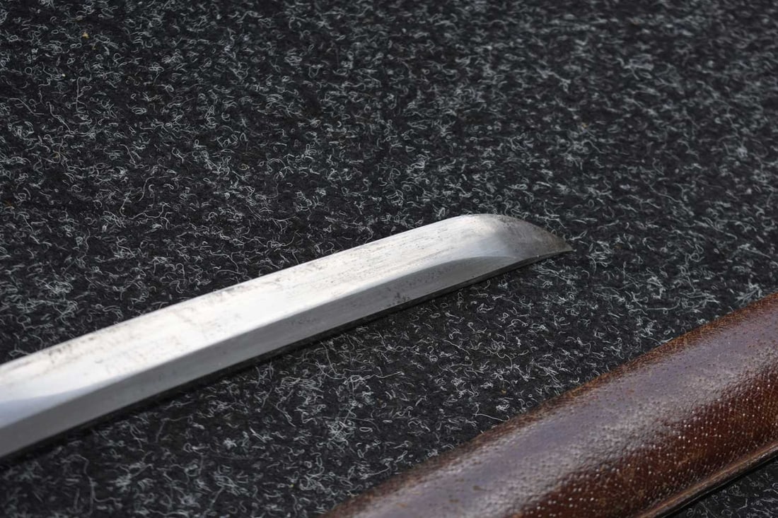 A KATANA - 18