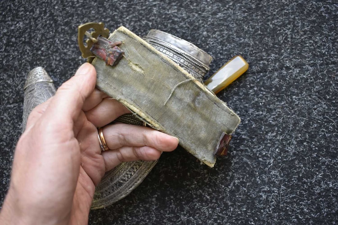 A MIDDLE EASTERN JAMBIYA OR DAGGER, - 12