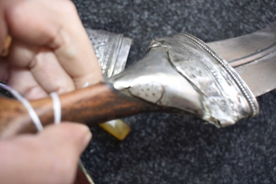 A MIDDLE EASTERN JAMBIYA OR DAGGER, - 17