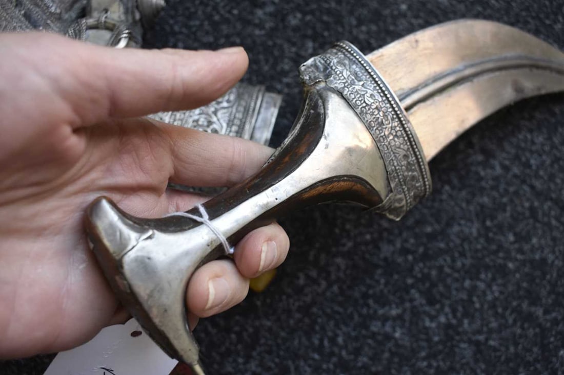 A MIDDLE EASTERN JAMBIYA OR DAGGER, - 20