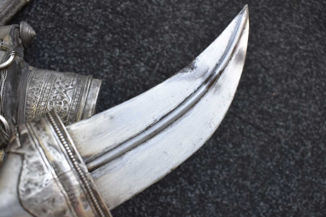 A MIDDLE EASTERN JAMBIYA OR DAGGER, - 2