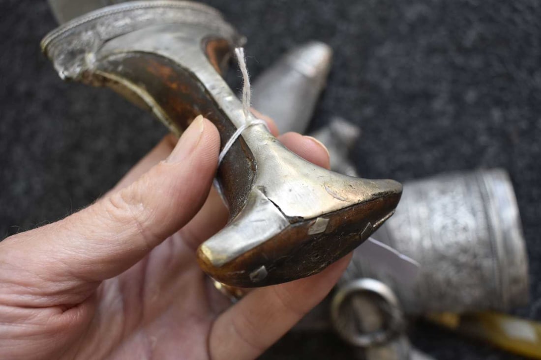 A MIDDLE EASTERN JAMBIYA OR DAGGER, - 3
