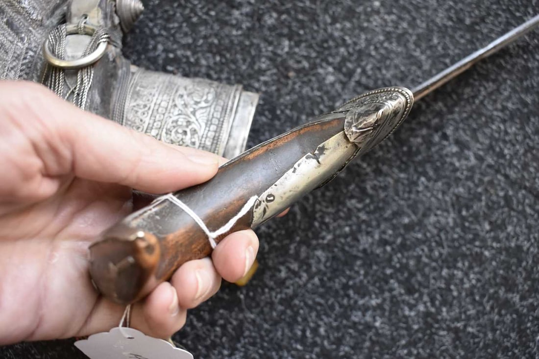 A MIDDLE EASTERN JAMBIYA OR DAGGER, - 4