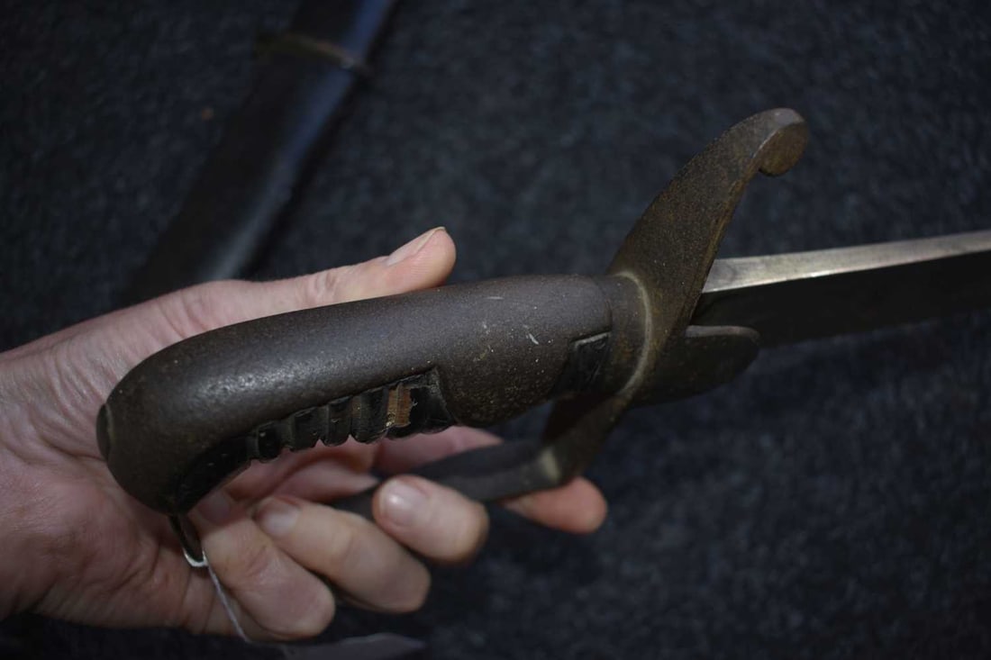 A 1796 PATTERN LIGHT CAVALRY TROOPER'S SABRE, - 10