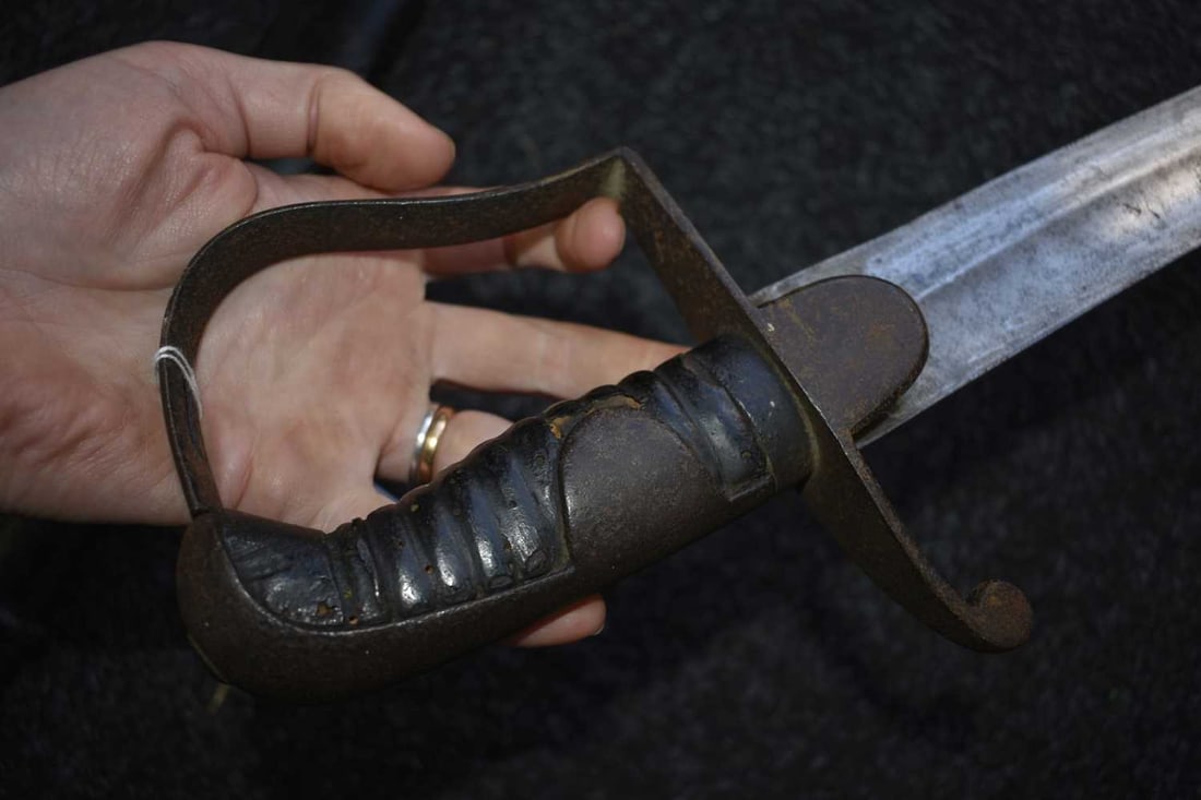 A 1796 PATTERN LIGHT CAVALRY TROOPER'S SABRE, - 12