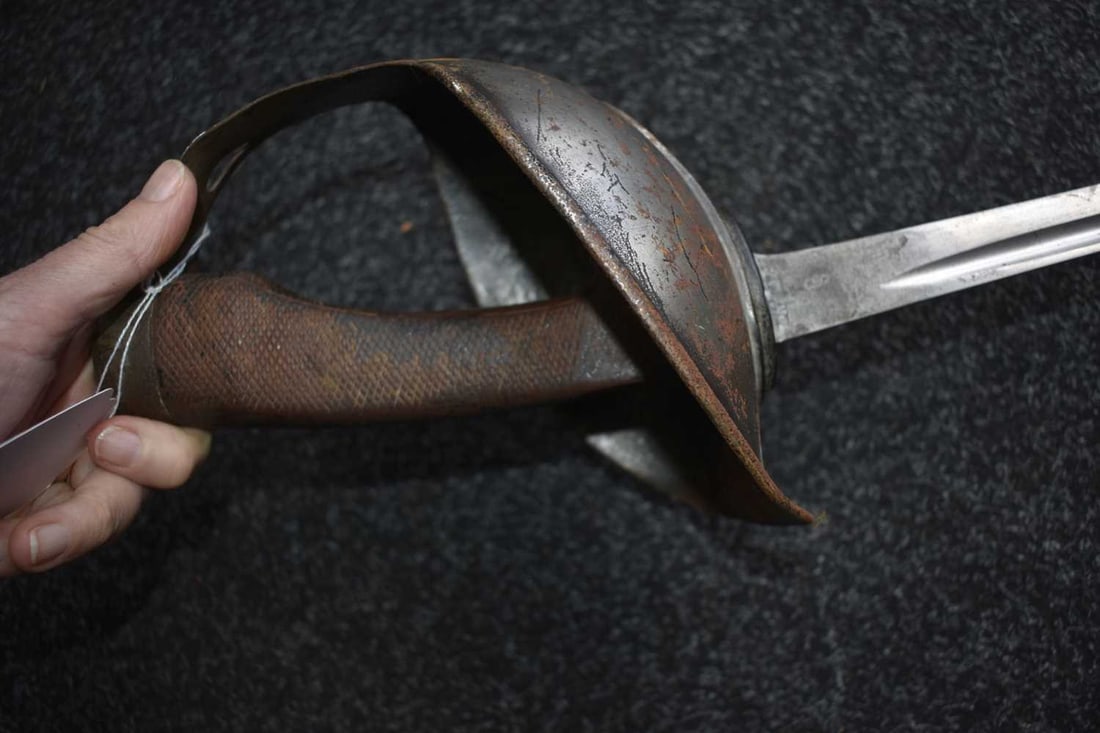 A 1908 PATTERN CAVALRY TROOPER'S SWORD, - 12