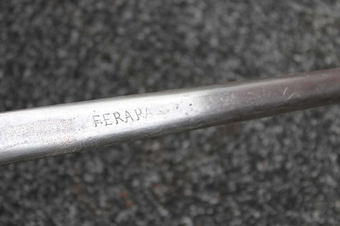 AN 18TH CENTURY BROADSWORD BLADE, - 3