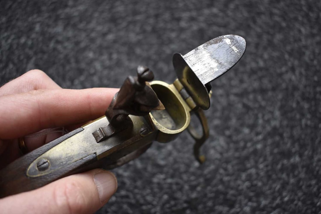 A FLINTLOCK TINDER LIGHTER, - 5