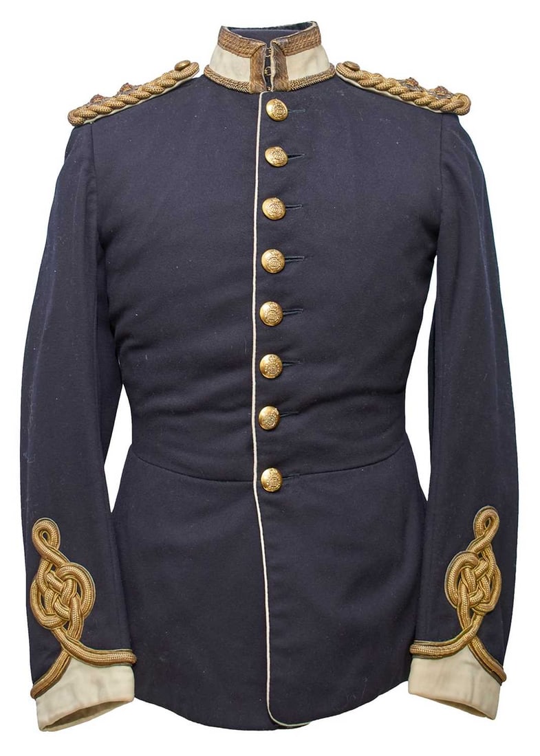 A SCARCE POST 1901 OFFICER'S TUNIC OF THE HAMPSHIRE YEOMANRY (CARABINIERS, (1 of 14)