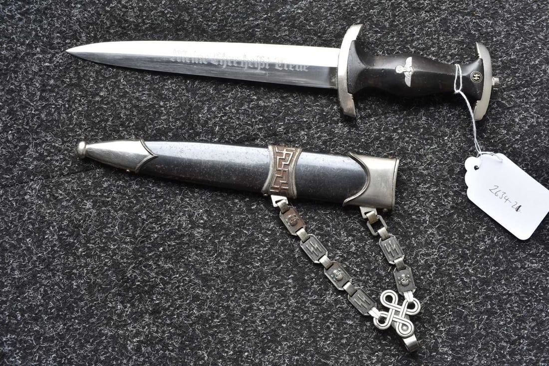 A THIRD REICH MODEL 1936 SS CHAINED DAGGER, - 10
