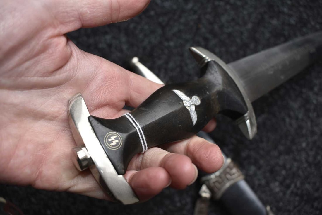 A THIRD REICH MODEL 1936 SS CHAINED DAGGER, - 3