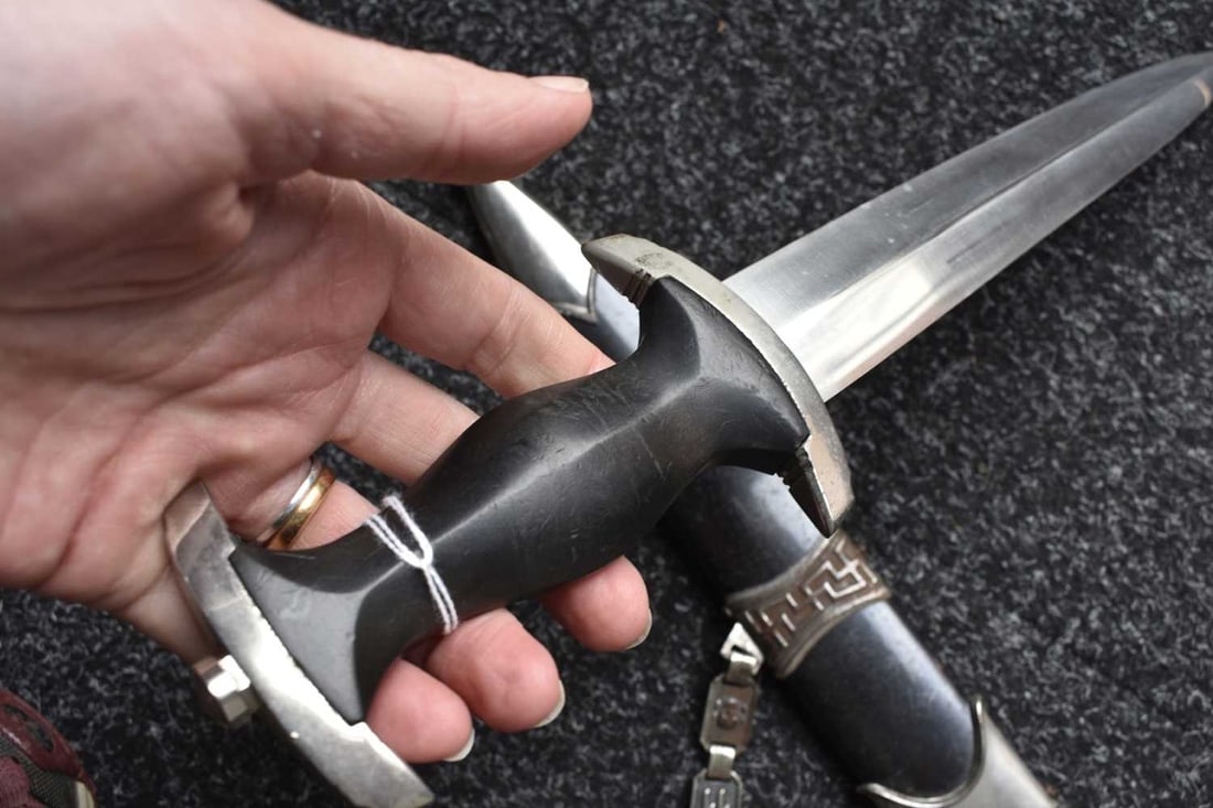 A THIRD REICH MODEL 1936 SS CHAINED DAGGER, - 7