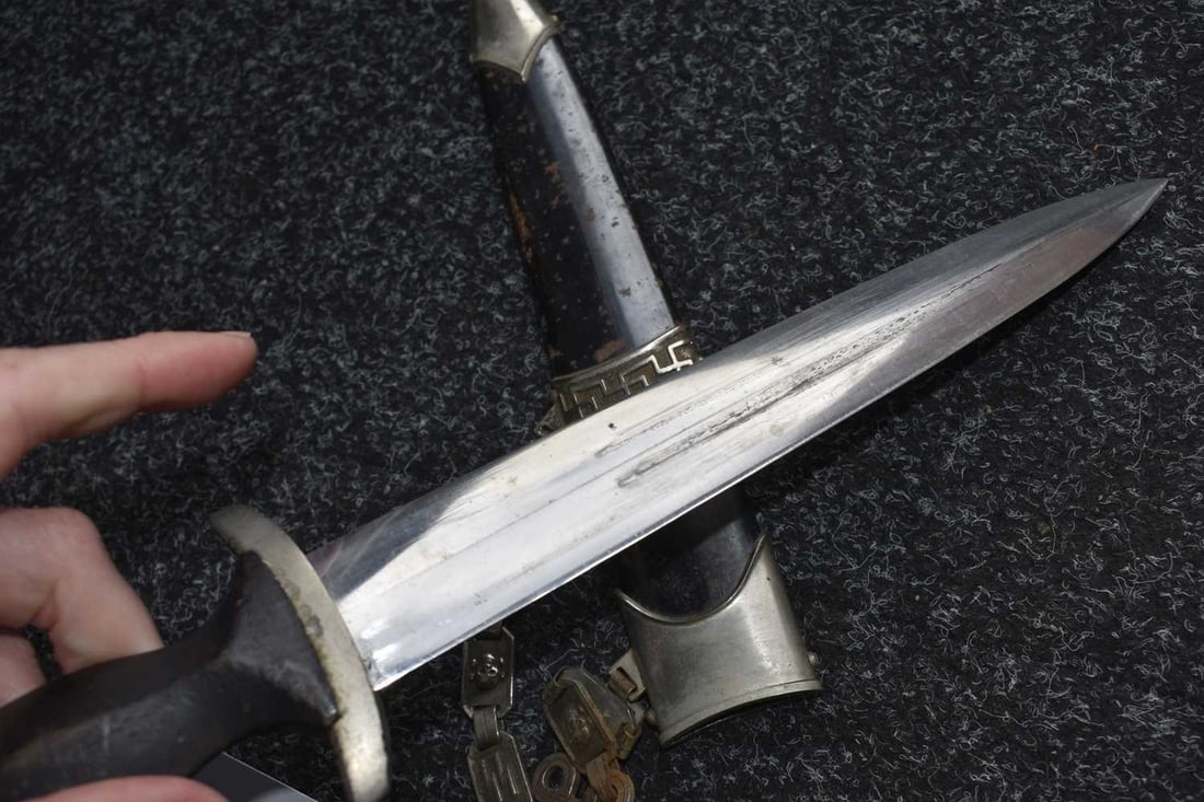 A COMPOSITE THIRD REICH MODEL 1936 SS CHAINED DAGGER, - 4