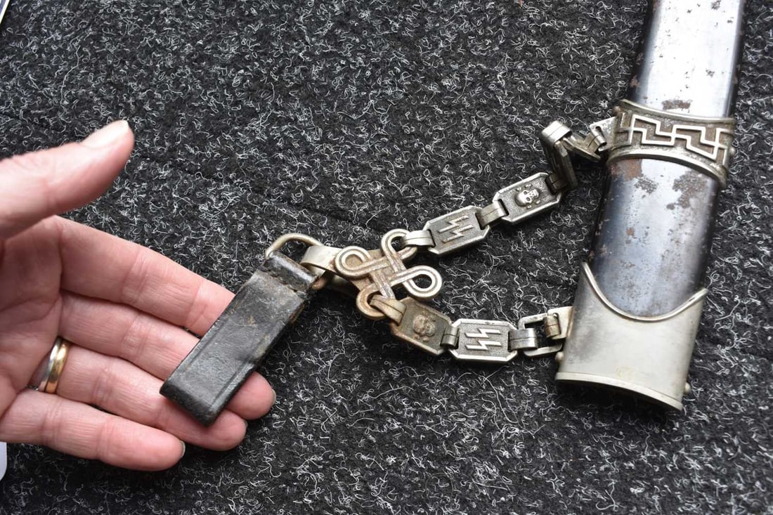 A COMPOSITE THIRD REICH MODEL 1936 SS CHAINED DAGGER, - 5