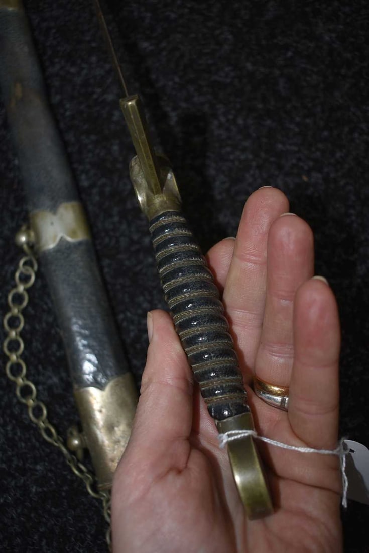 A FIRST PATTERN LUFTWAFFE OFFICER'S DAGGER, - 14