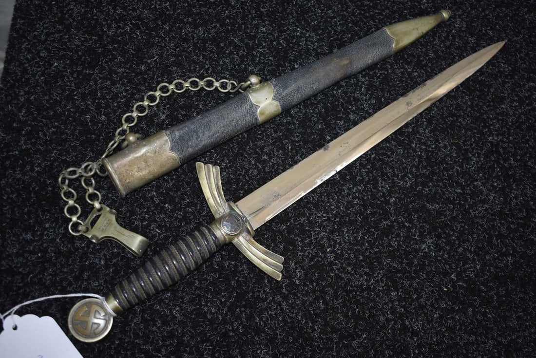A FIRST PATTERN LUFTWAFFE OFFICER'S DAGGER, - 7