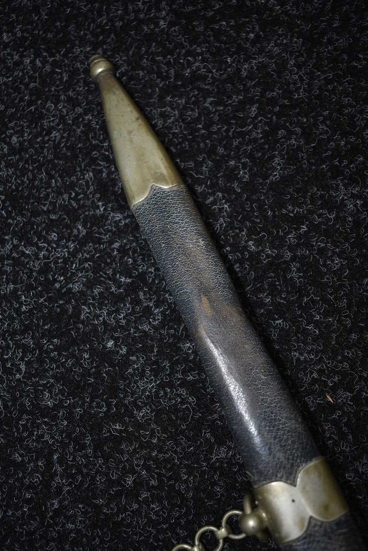 A FIRST PATTERN LUFTWAFFE OFFICER'S DAGGER, - 9