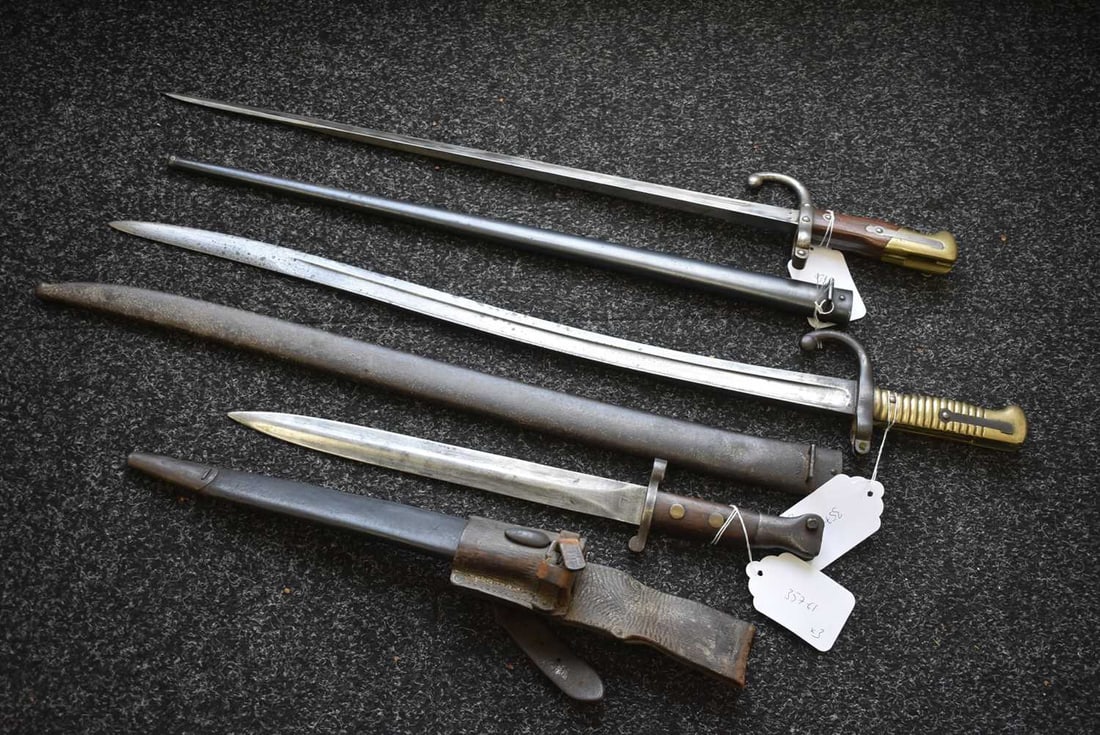A PATTERN 1888 MKI SECOND TYPE BAYONET, - 2