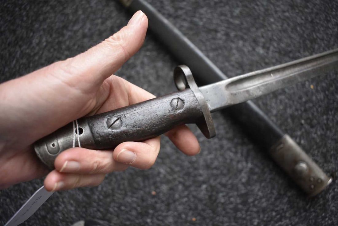 A 1907 PATTERN BAYONET, - 2