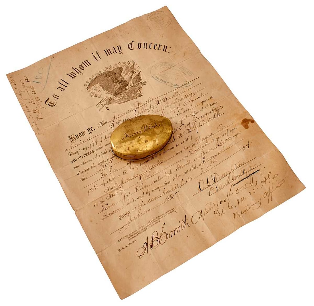 OF AMERICAN CIVIL WAR INTEREST: A 19TH CENTURY OVAL BRASS SNUFF BOX BELONGING TO PRIVATE JONAS: OF AMERICAN CIVIL WAR INTEREST: A 19TH CENTURY OVAL BRASS SNUFF BOX BELONGING TO PRIVATE JONAS WEEKS, of plain form and inscribed with owner's name Jonas Weeks, hinged lid, 6.5 x 4.5 x 2.5cm, together
