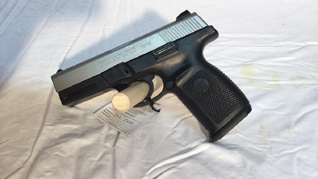 Smith and Wesson SD9VE: Semiautomatic 9mm pistol. 15 round magazine in better than good condition. Itme does have a reserve