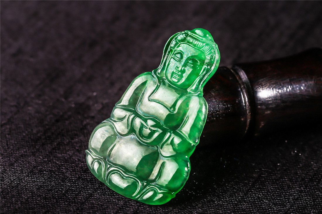 Green Jadeite Avalokitesvara Pendant (1 of 4)