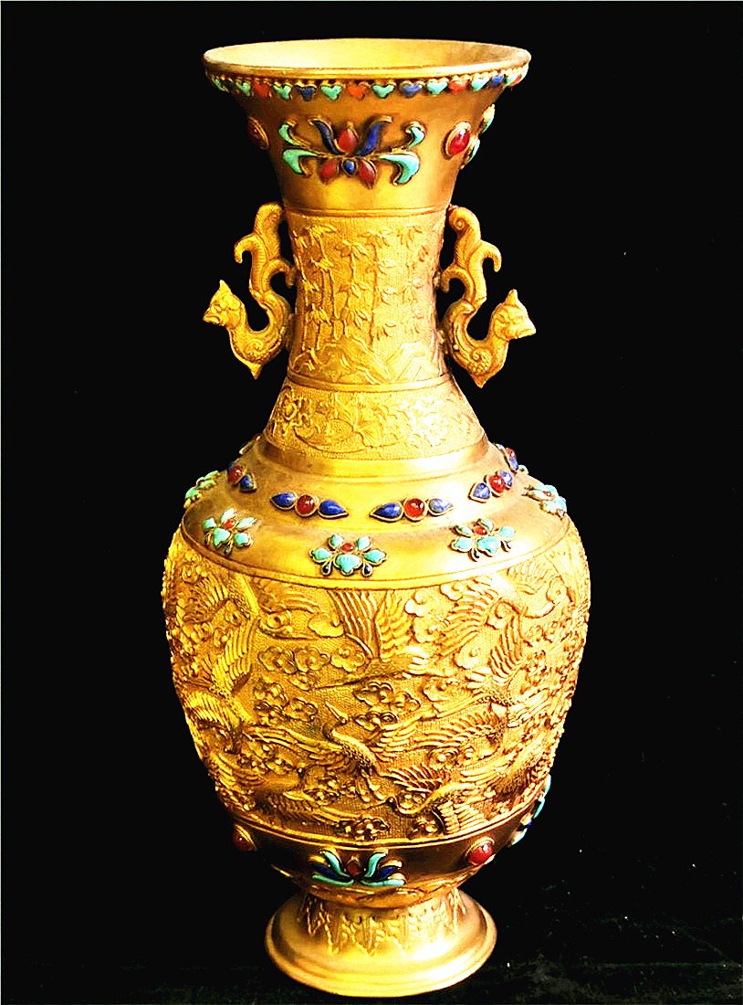Precious Qianlong Golden Vase (1 of 5)