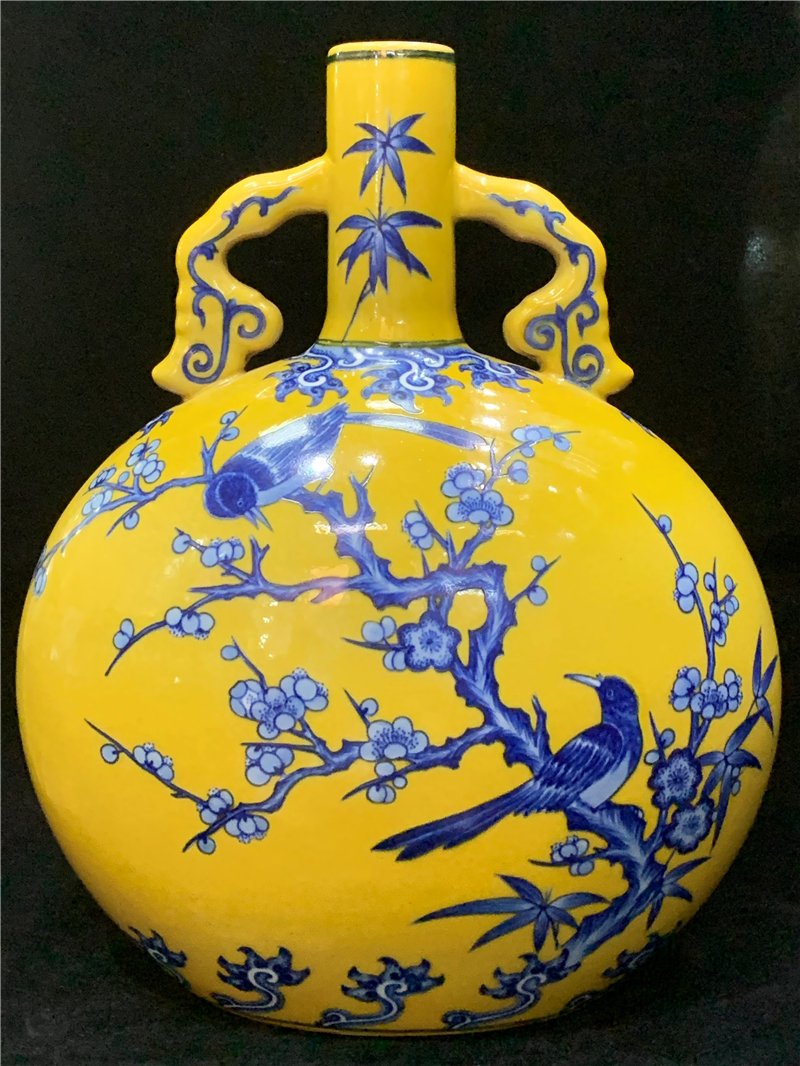 A Unique and Exquisite Qianlong Famille Jaune Vase (1 of 8)