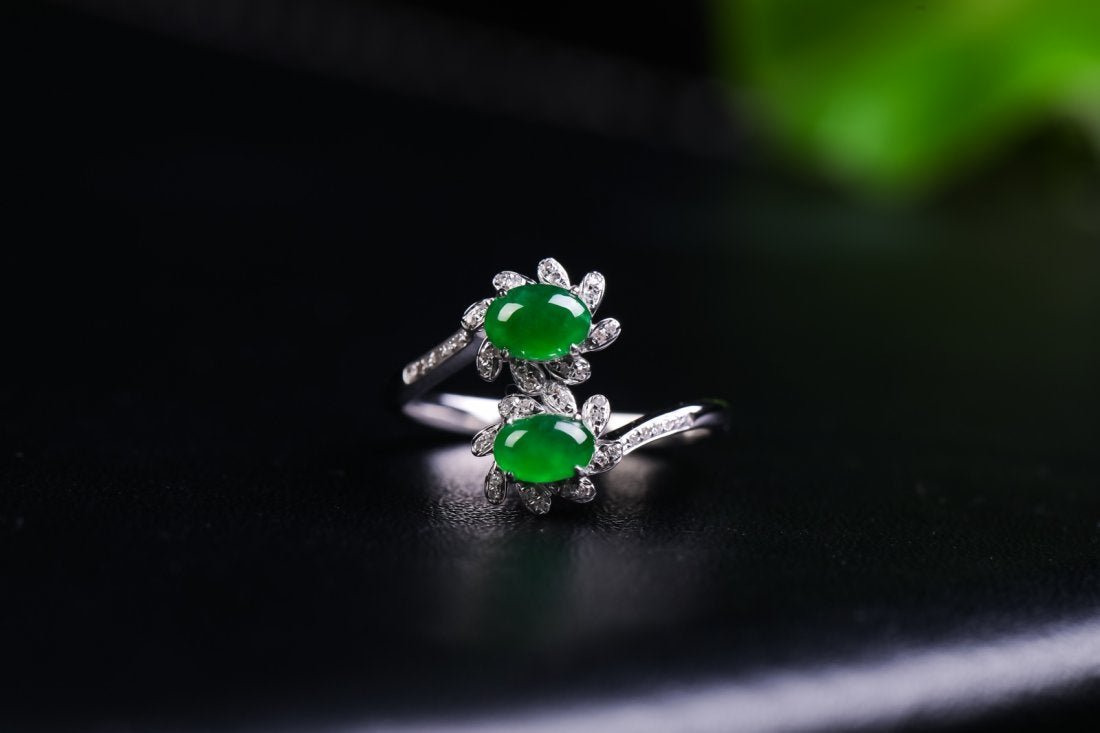 18K Gold Green jadeite Ring (1 of 4)