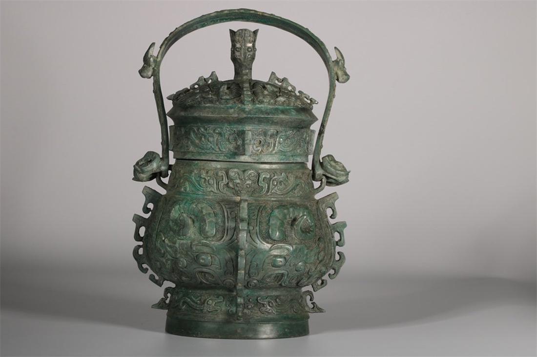CHINESE BRONZE HAND BASKET YOU VESSEL ZHOU DYNASTY: CHINESE BRONZE HAND BASKET YOU VESSEL ZHOU DYNASTY