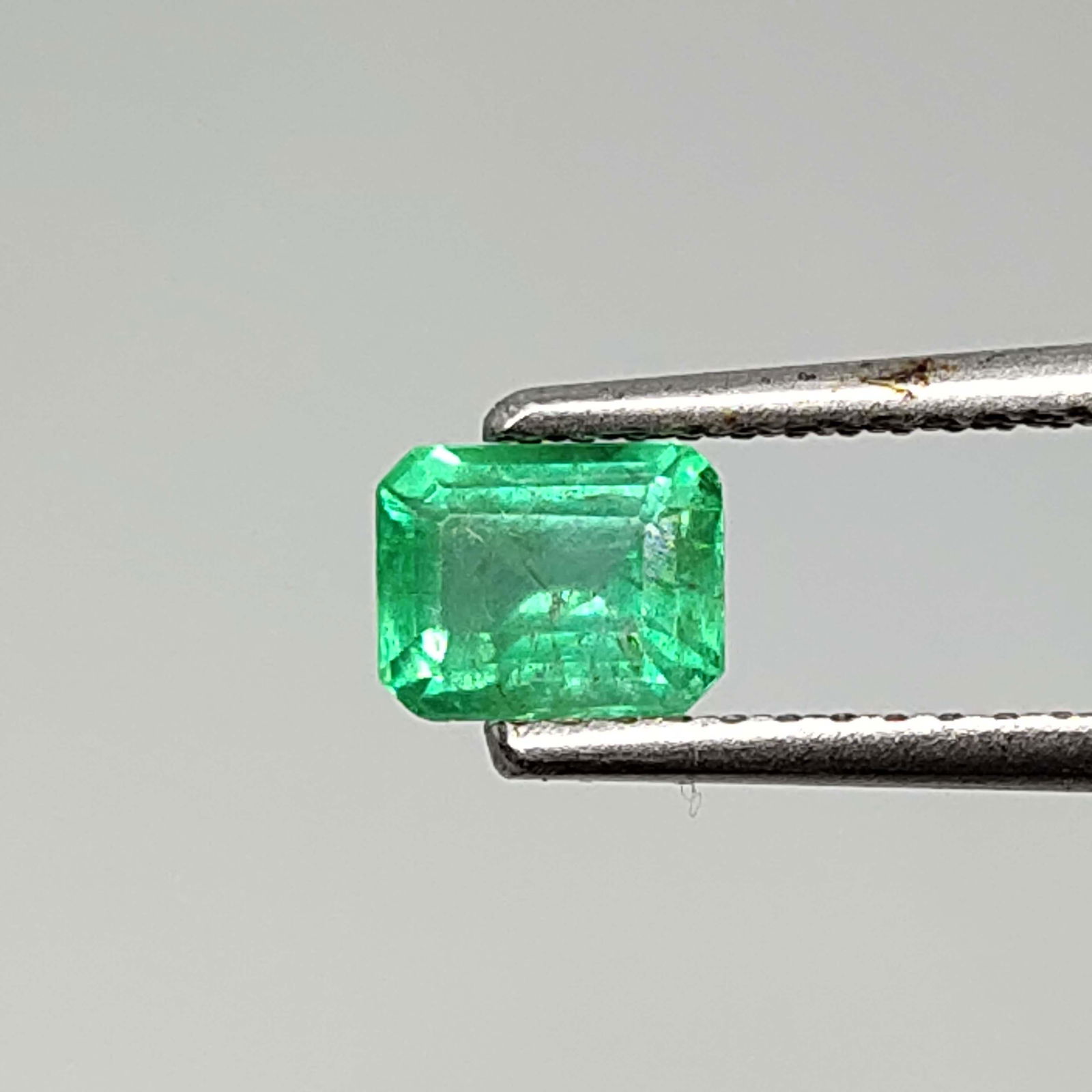 0.60 ct Natural Emerald (1 of 8)
