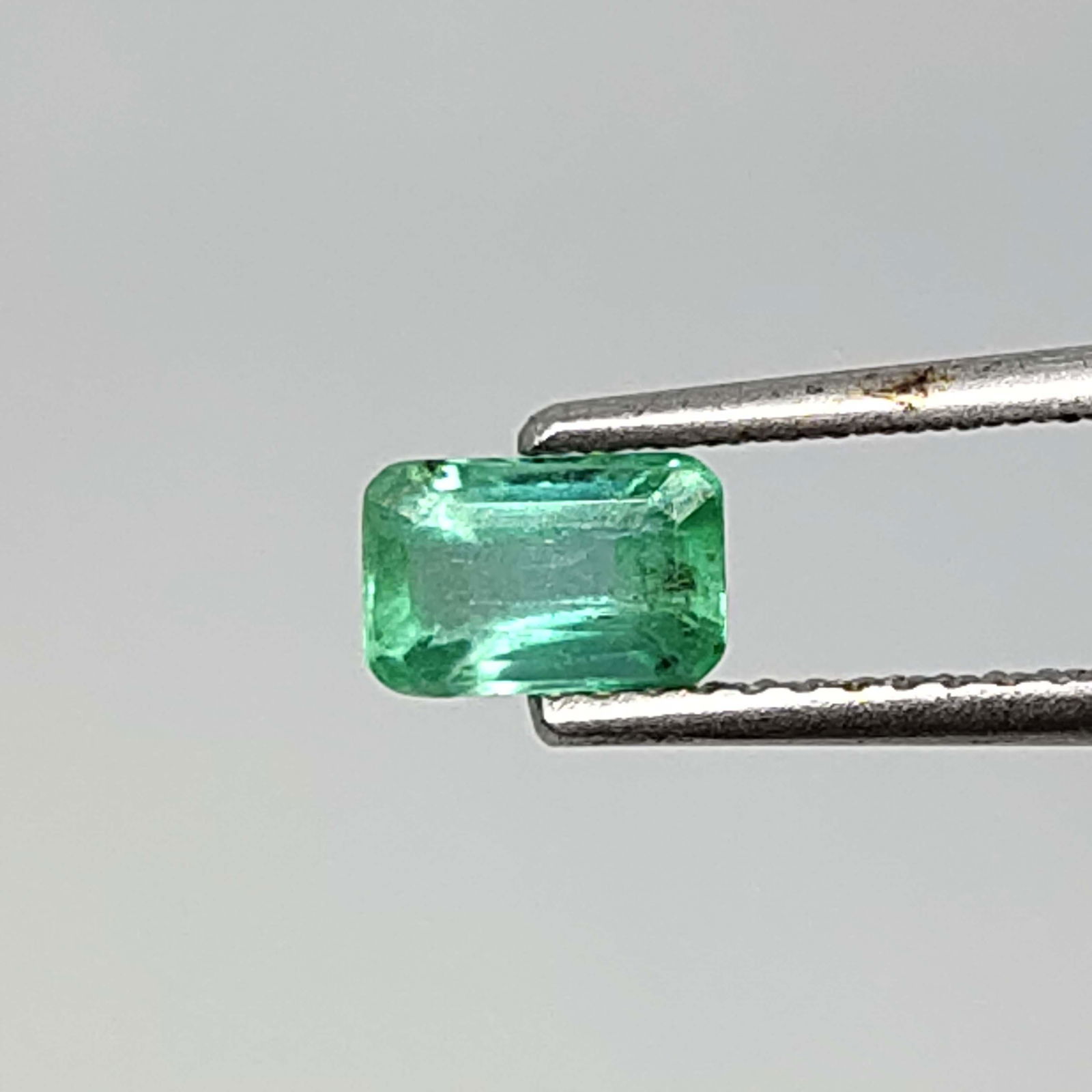 0.50 ct Natural Emerald (1 of 8)