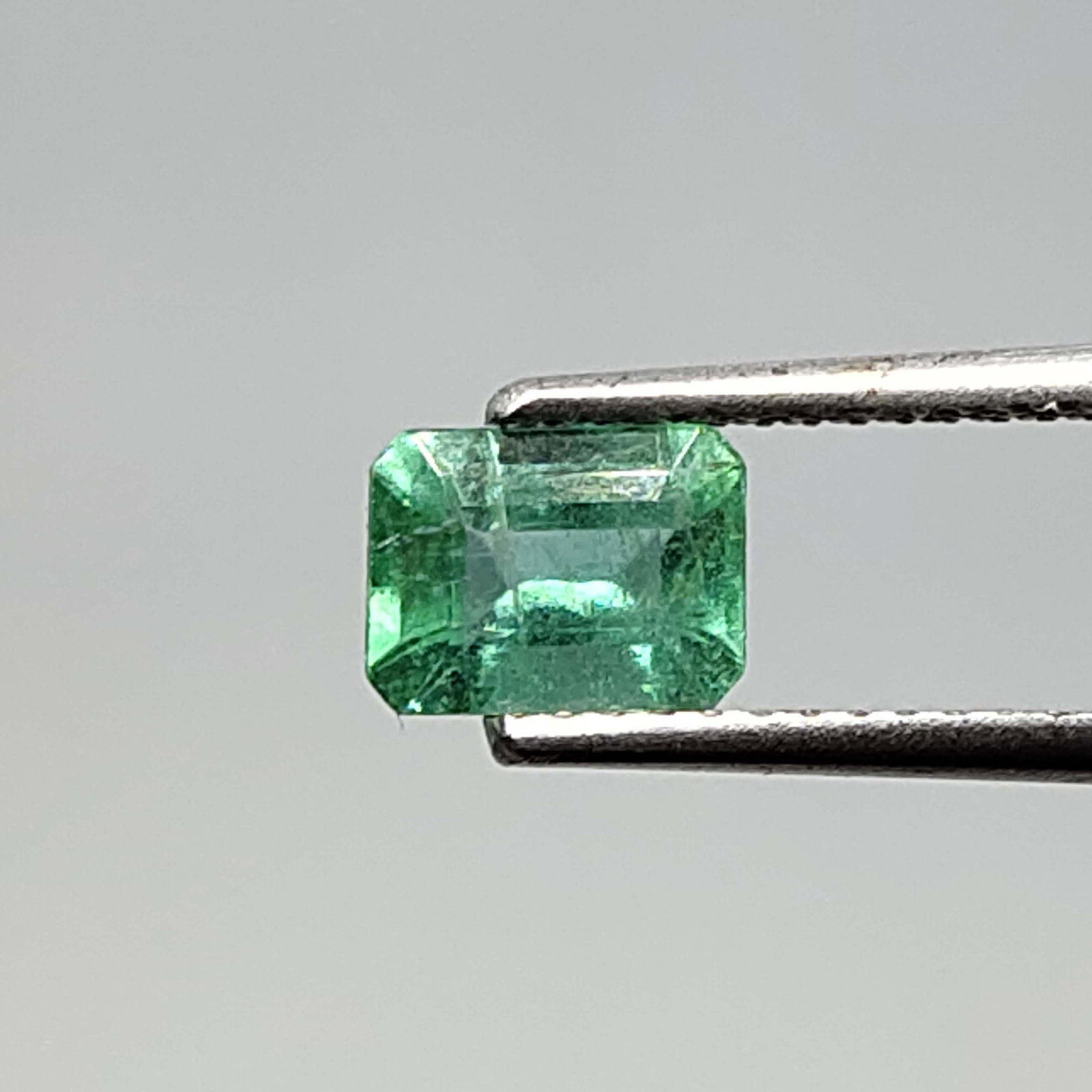 0.75 ct Natural Emerald (1 of 8)