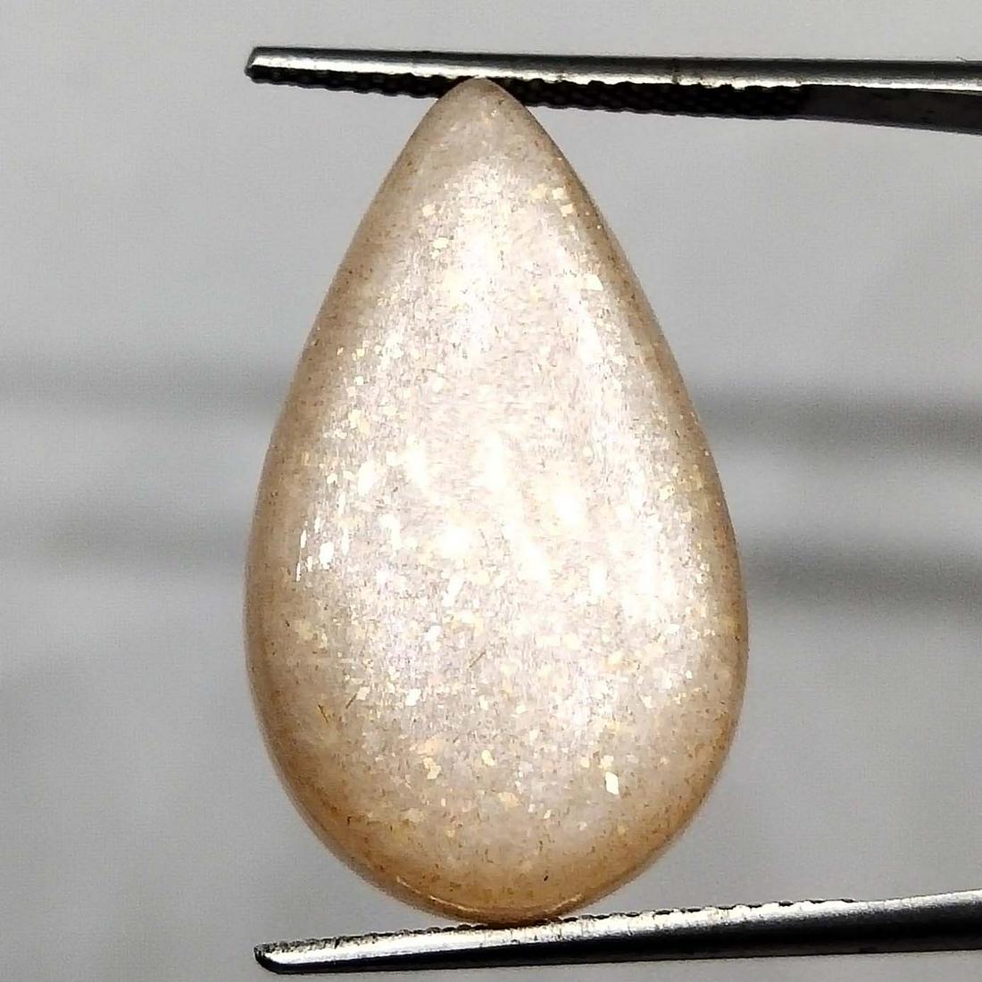 15.95 Ct Natural Peach Moonstone (1 of 4)