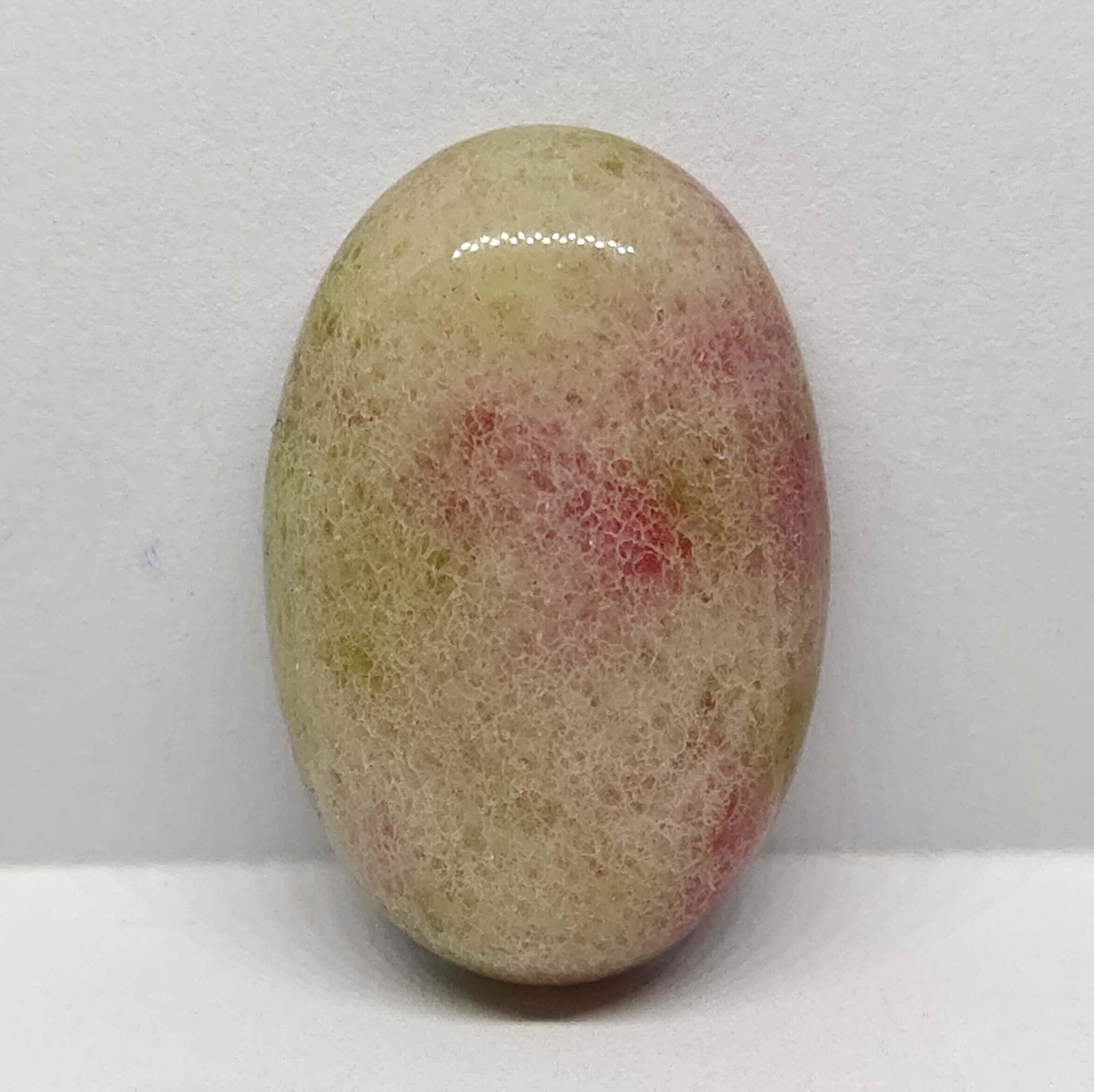 42.60 ct Natural Indonesian color Gemstone: Natural indonesian Color Gem with an exact weight is 42.60 ct.Top Quality stone