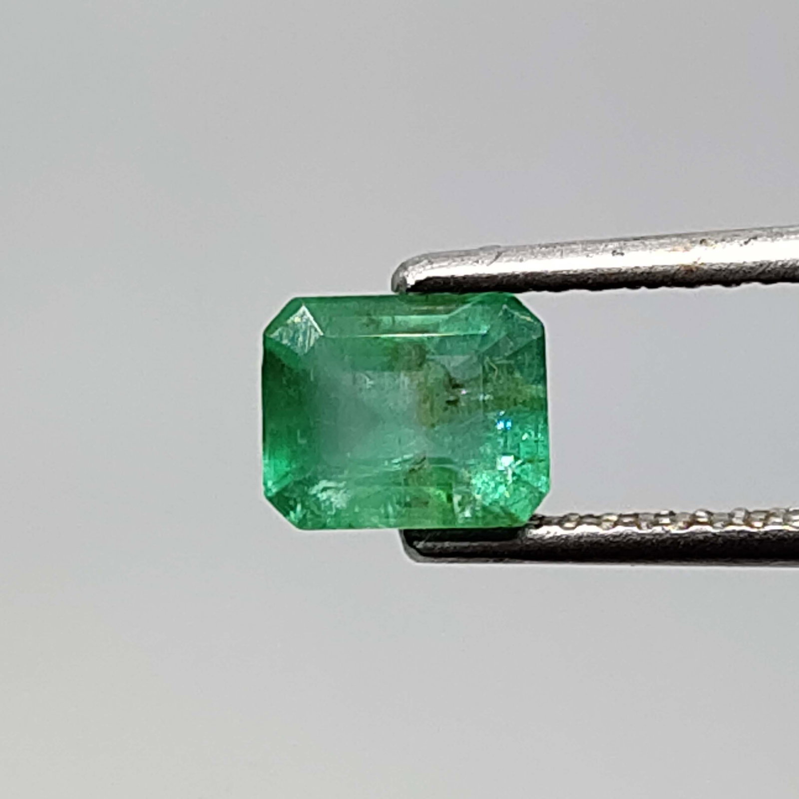 0.80 ct Natural Emerald (1 of 8)