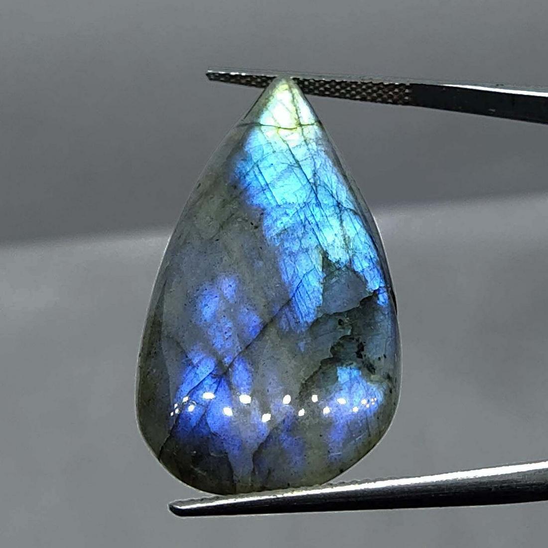 30.60 Ct Natural Labradorite: Natural Labradorite with an exact weight is 30.60 ct.AAA Quality stone