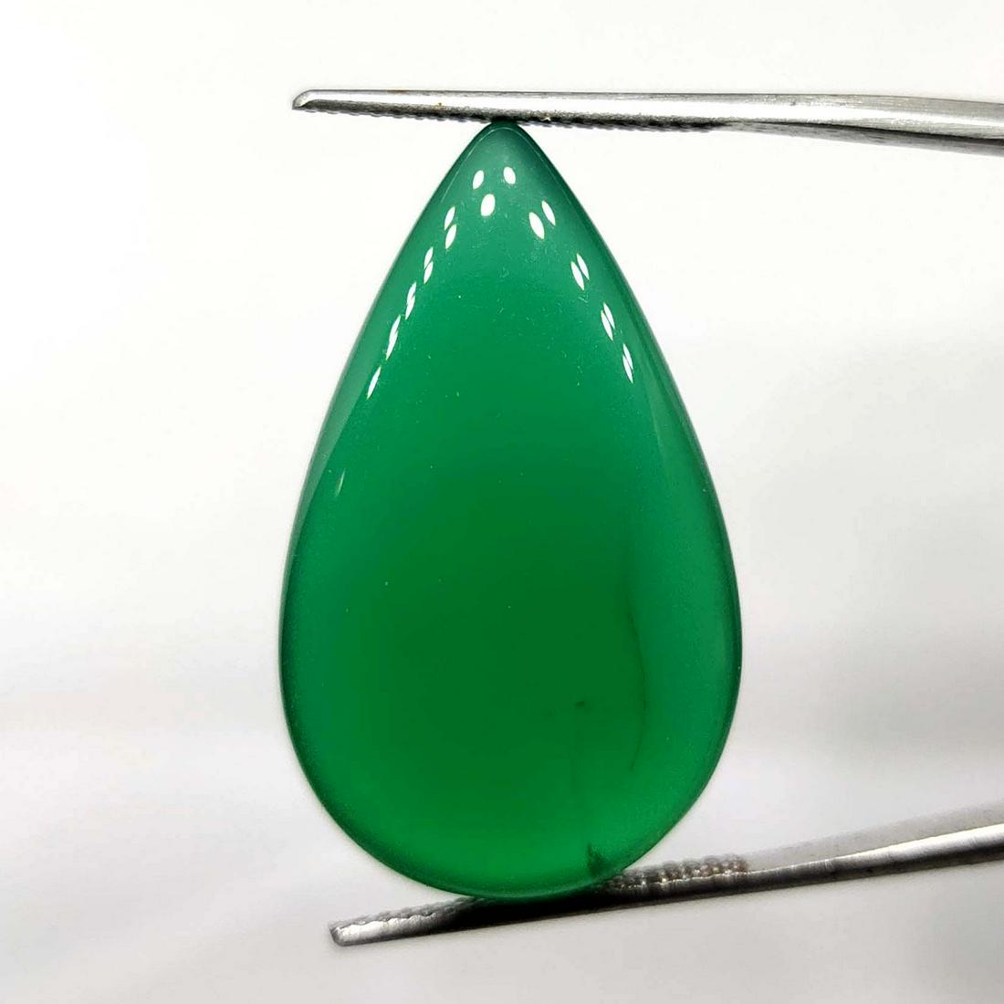 22.35 ct Natural Green Onyx (1 of 2)