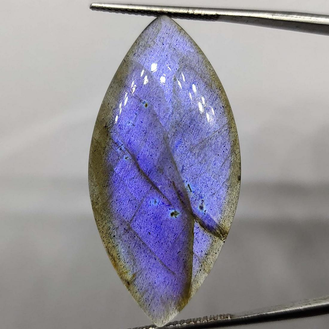 26.8 ct Natural Blue Labradorite: Natural Blue Labradorite with an exact weight is 26.8 ct.Top Quality stone