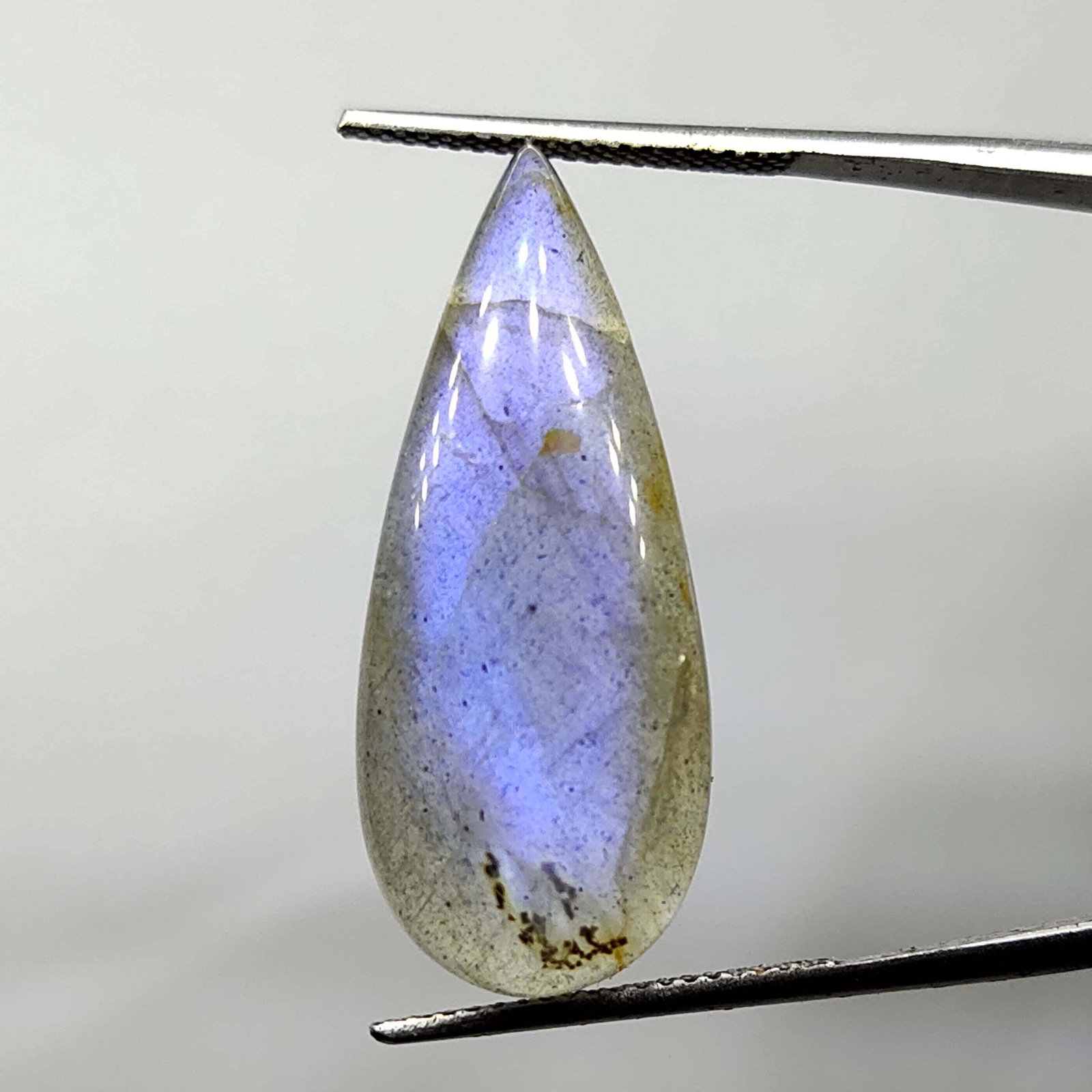 15.40 ct Natural Blue Labradorite: Natural Blue Labradorite with an exact weight is 15.40 ct.Top Quality stone