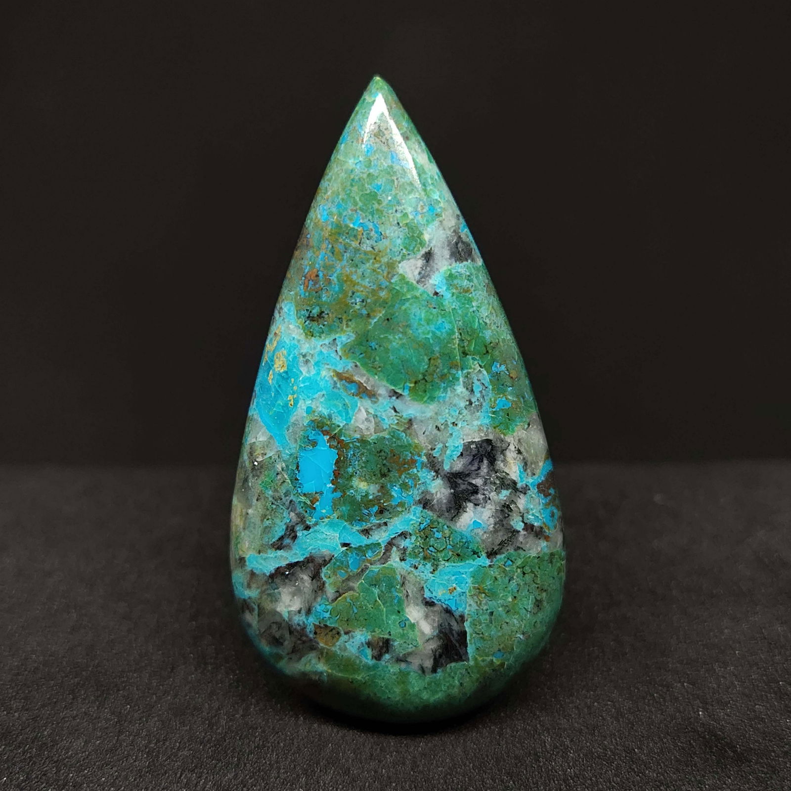 40.00 ct Natural Copper Chrysocolla (1 of 2)