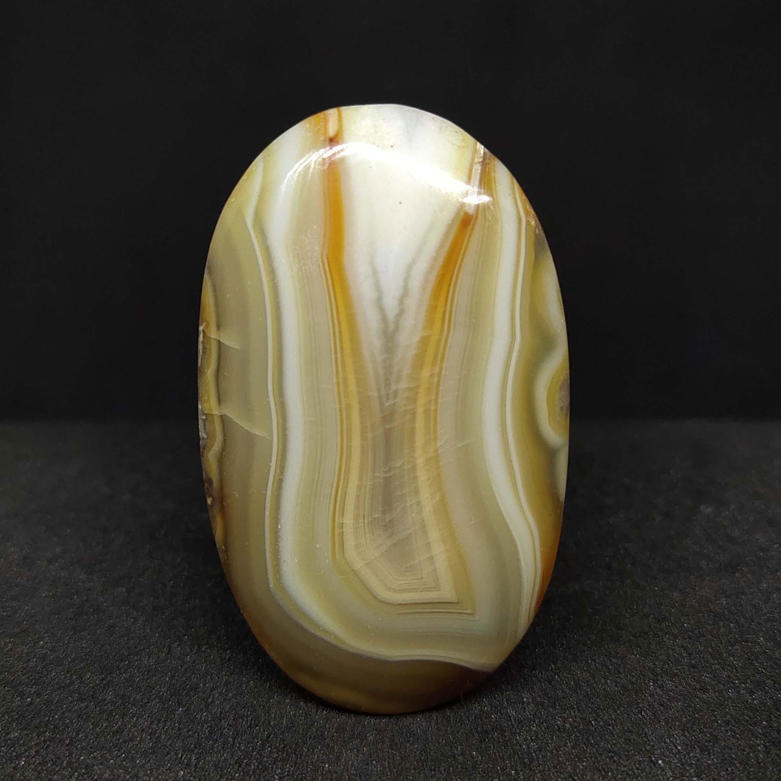 43.90 ct Natural Lace Agate (1 of 2)