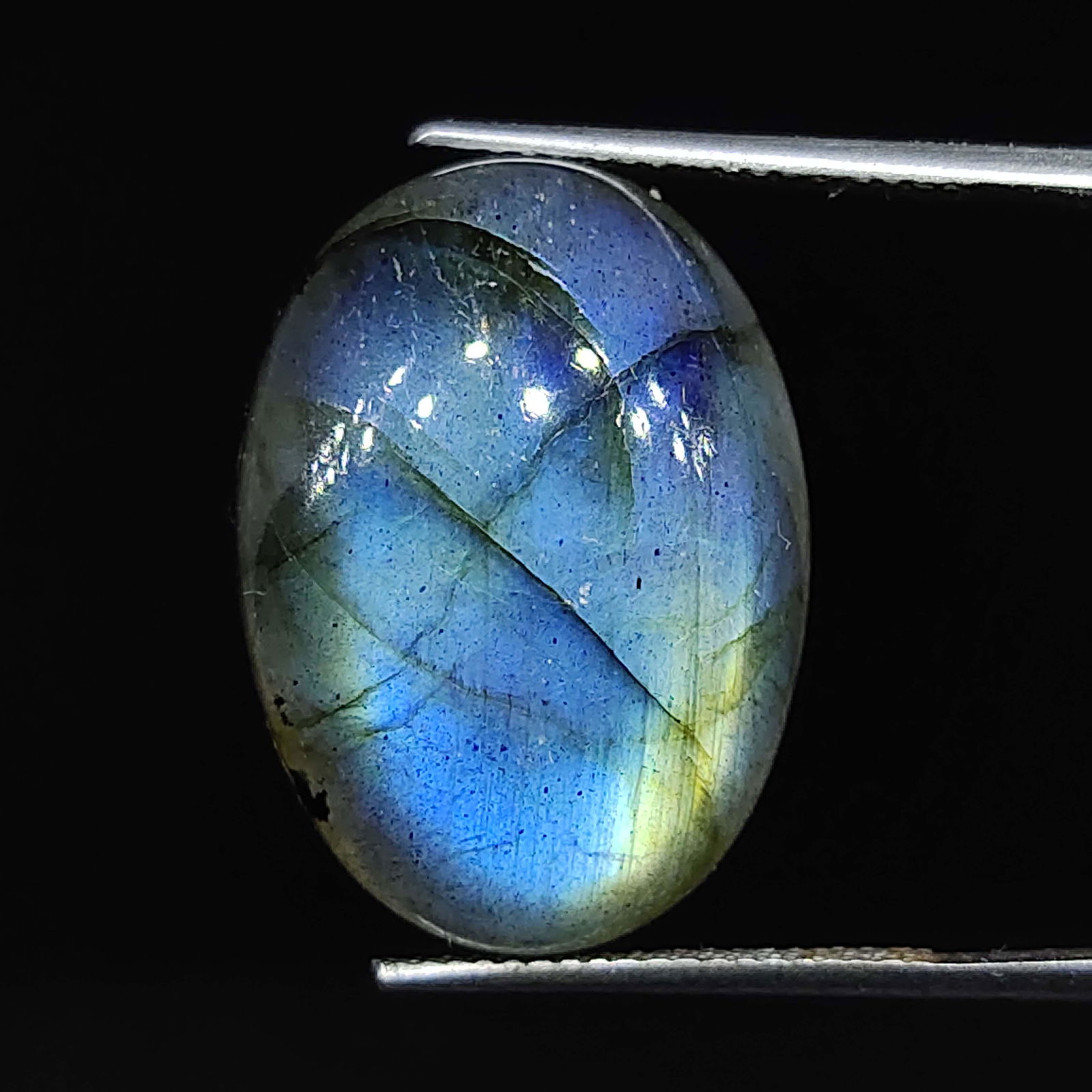 22.30 ct Natural Multi Labradorite: Natural Multi Labradorite with an exact weight is 22.30 ct.Top Quality stone