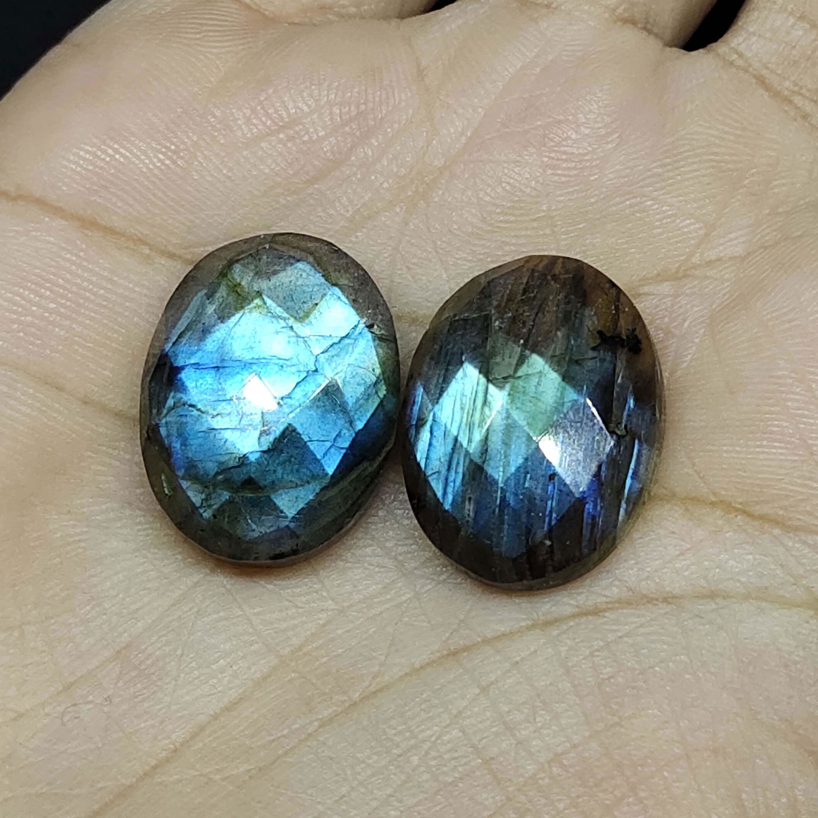 30.30 ct Natural Faceted Labradorite Pair: Natural Faceted Labradorite Pair with an exact weight is 30.30 ct.Top Quality stone